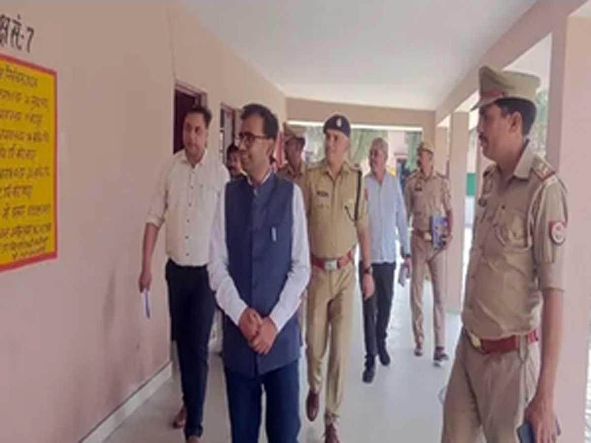 बिजनौर में लोकसभा चुनाव को लेकर बूथ और सुरक्षा-व्यवस्था की समीक्षा